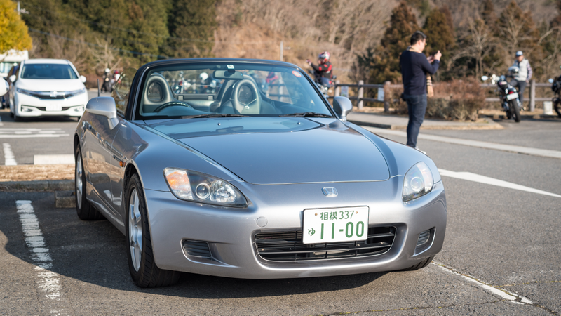 9000rpm redline. 6-speed manual. Rear-wheel drive. You’re doing it right.